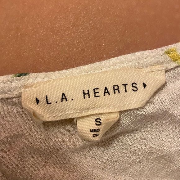 Cropped white floral tank top from L.A. Hearts. - Picture 3 of 3